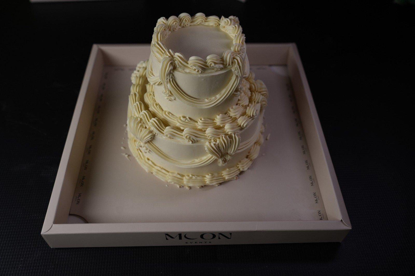 كيك فكتوريا بالزبدة طابقين Two-layer Victoria butter cake