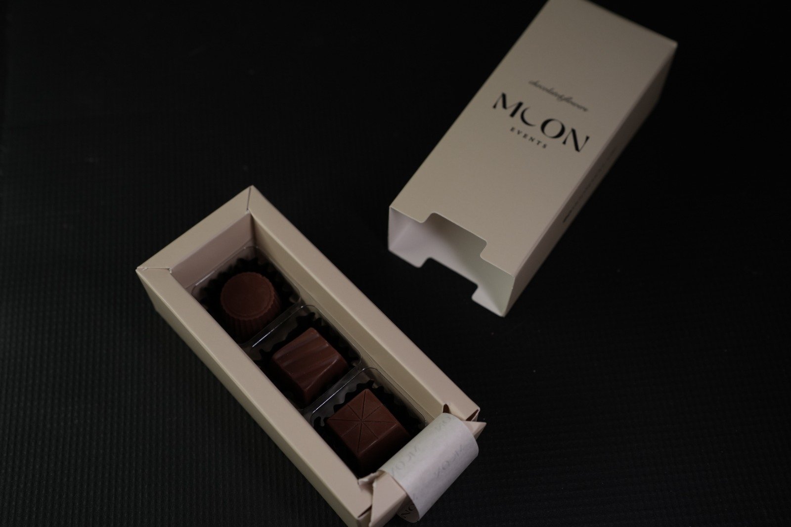 بوكس شوكليت صغير 3 قطع Small chocolate box, 3 pcs