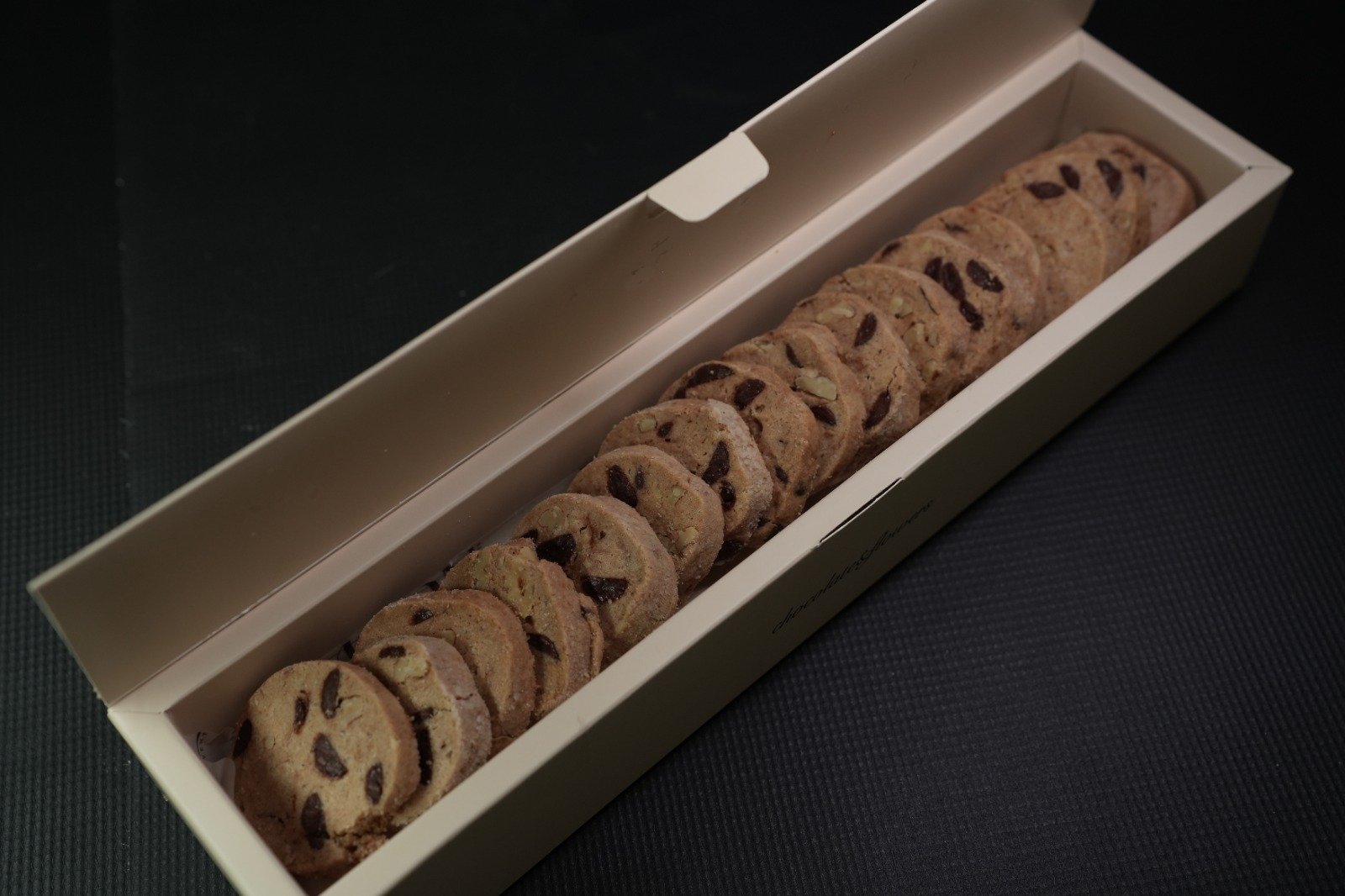 كوكيز بالفانيلا كبير Large vanilla cookie